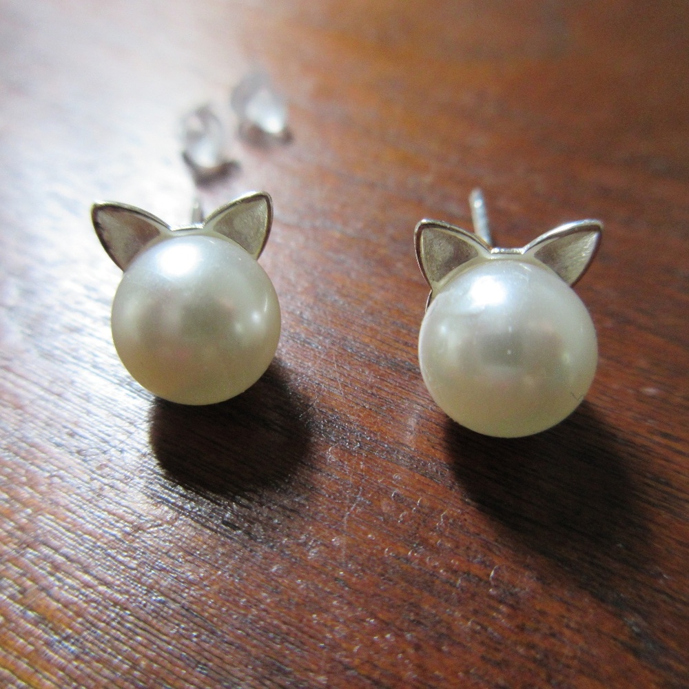 New Kitty Cat Silver Pearl Earrings NWOT - Picture 4 of 5